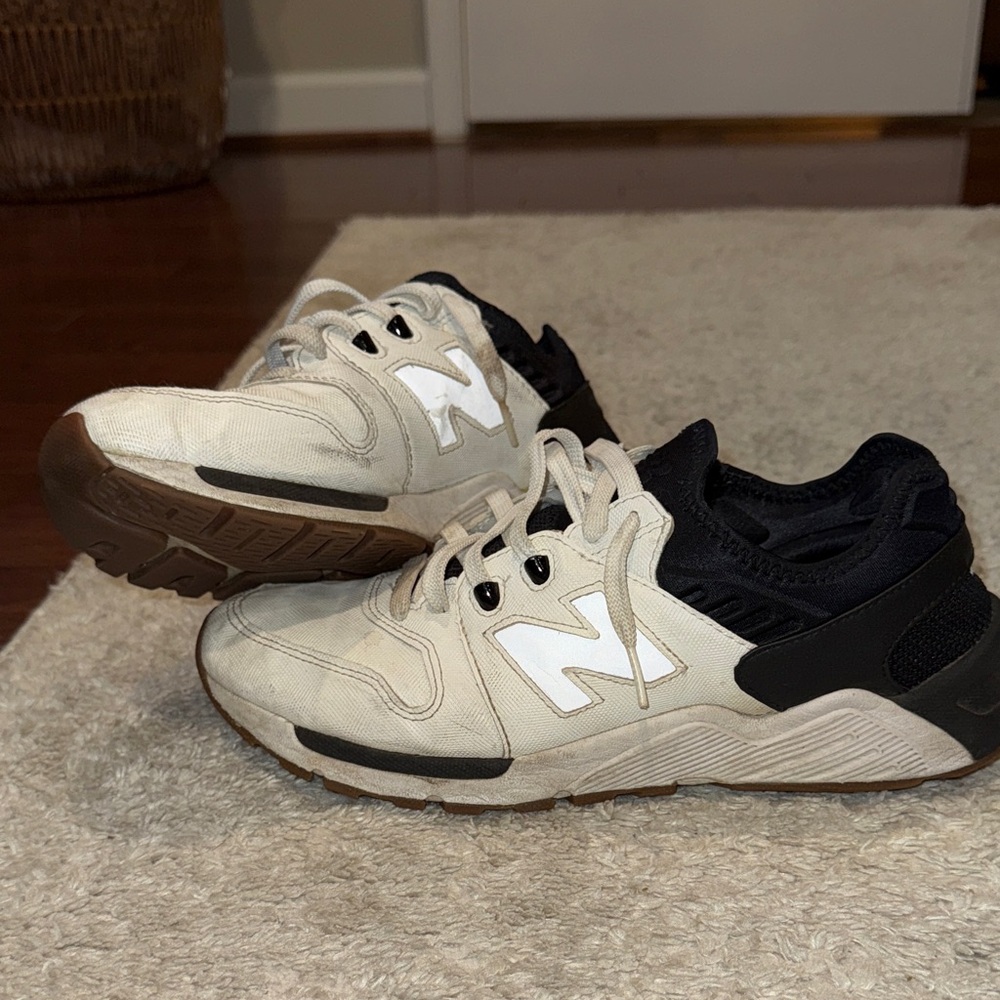 New Balance Black and Cream Sneakers